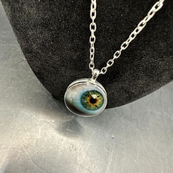 Gothic Green Eyeball Pendant Necklace Halloween Witchy evil eye 22 inches - Picture 4 of 11
